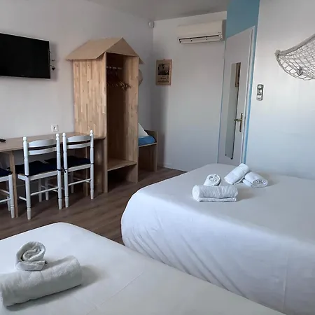 Отель Marjolaine Roullet