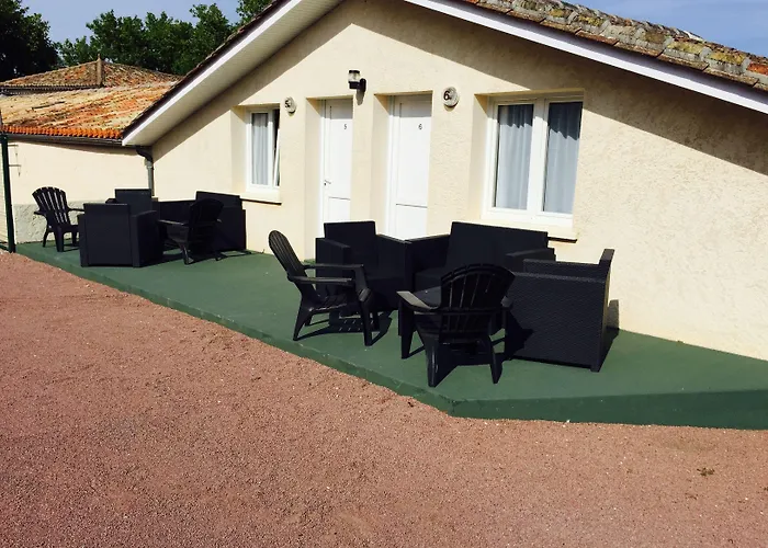 Marjolaine Отель Roullet