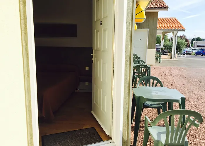 Отель Marjolaine